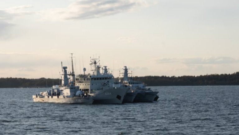 Swedish Navy's HMS Gävle and HMS Trossö in the Swedish archipelago during exercise Aurora 23.