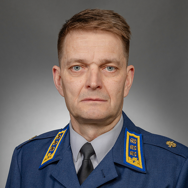 Generallöjtnant Jari Mikkonen