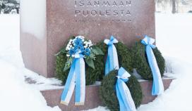 Kransnedläggning klockan 9 på Kalevankangas begravningsplats