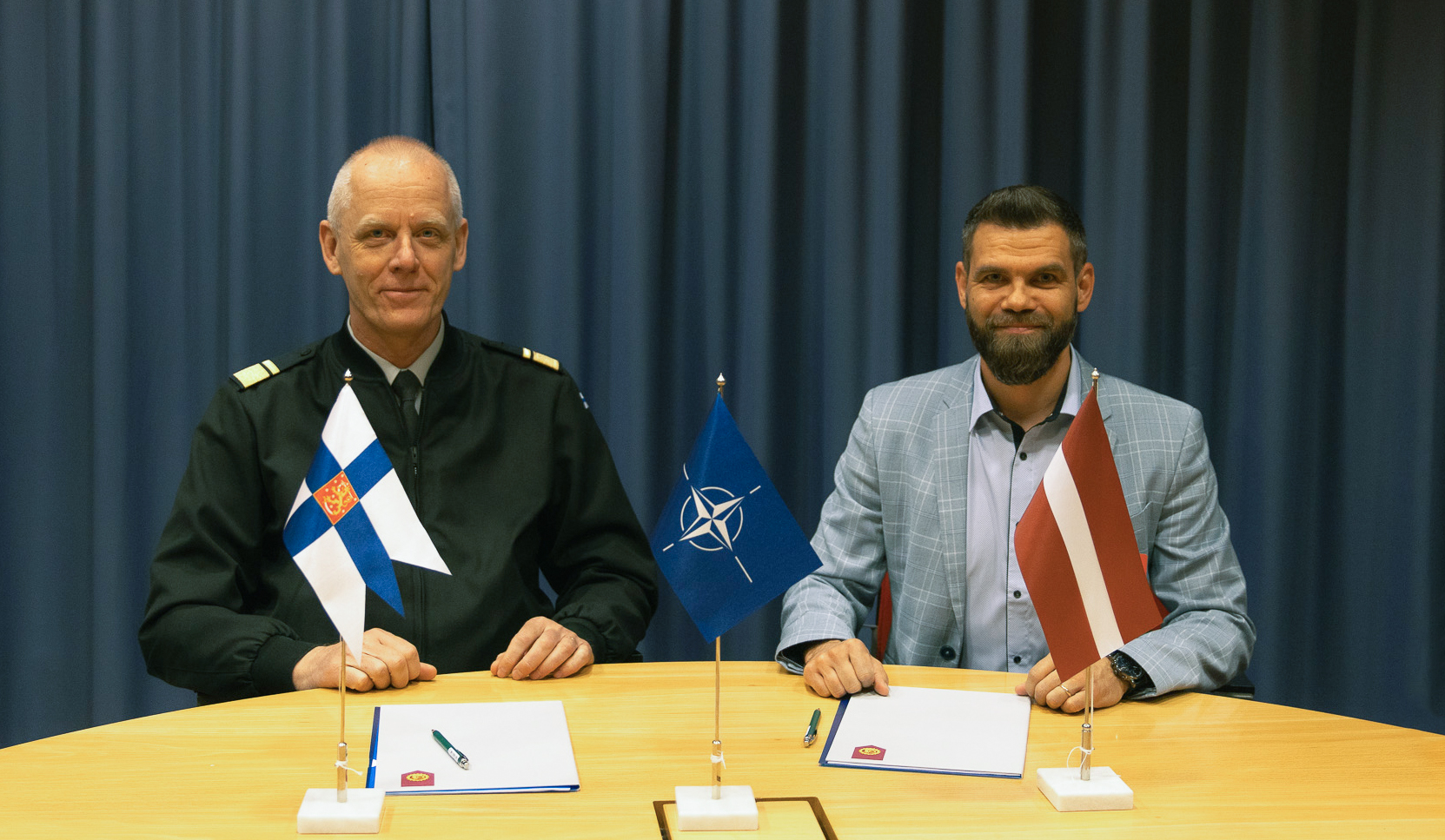 Suomi ja Latvia sopivat suojatun maastoajoneuvoperheen kehittämisestä