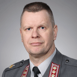 Eversti Heikki Taavitsainen. Linkki avaa kuvan.