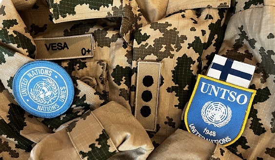 Lähikuva UNTSO-operaatiossa palvelevan univormusta