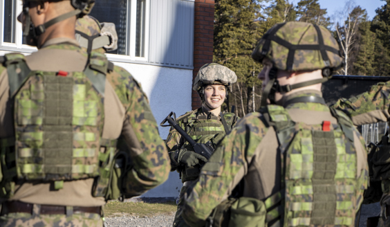 Ennätysmäärä Naisia Haki Vapaaehtoiseen Asepalvelukseen - Puolustusvoimat