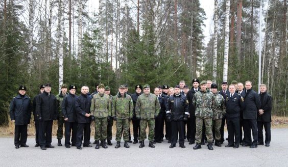 Ryhmäkuva tilasuuteen osallistuneista