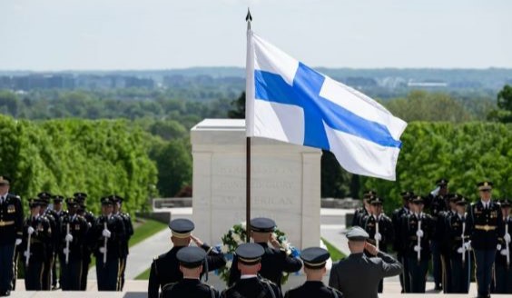 Wreath-laying ceremony at Arlington Cemetery