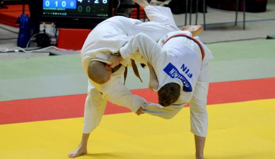 Judo-ottelu käynnissä
