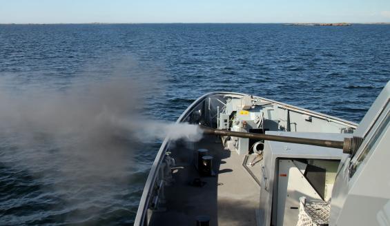 Katanpää class mine hunter firing.