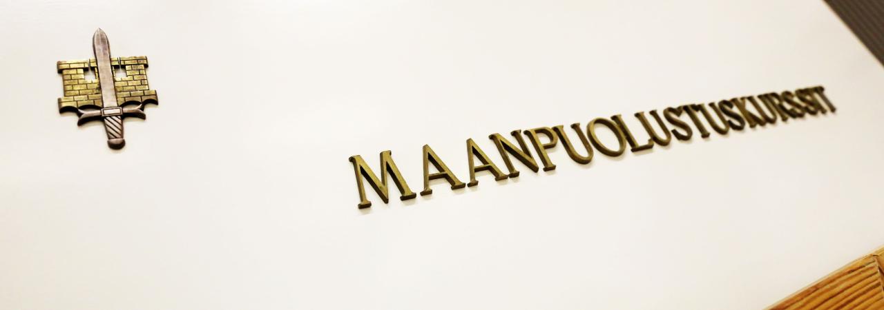 #maanpuolustuskurssit